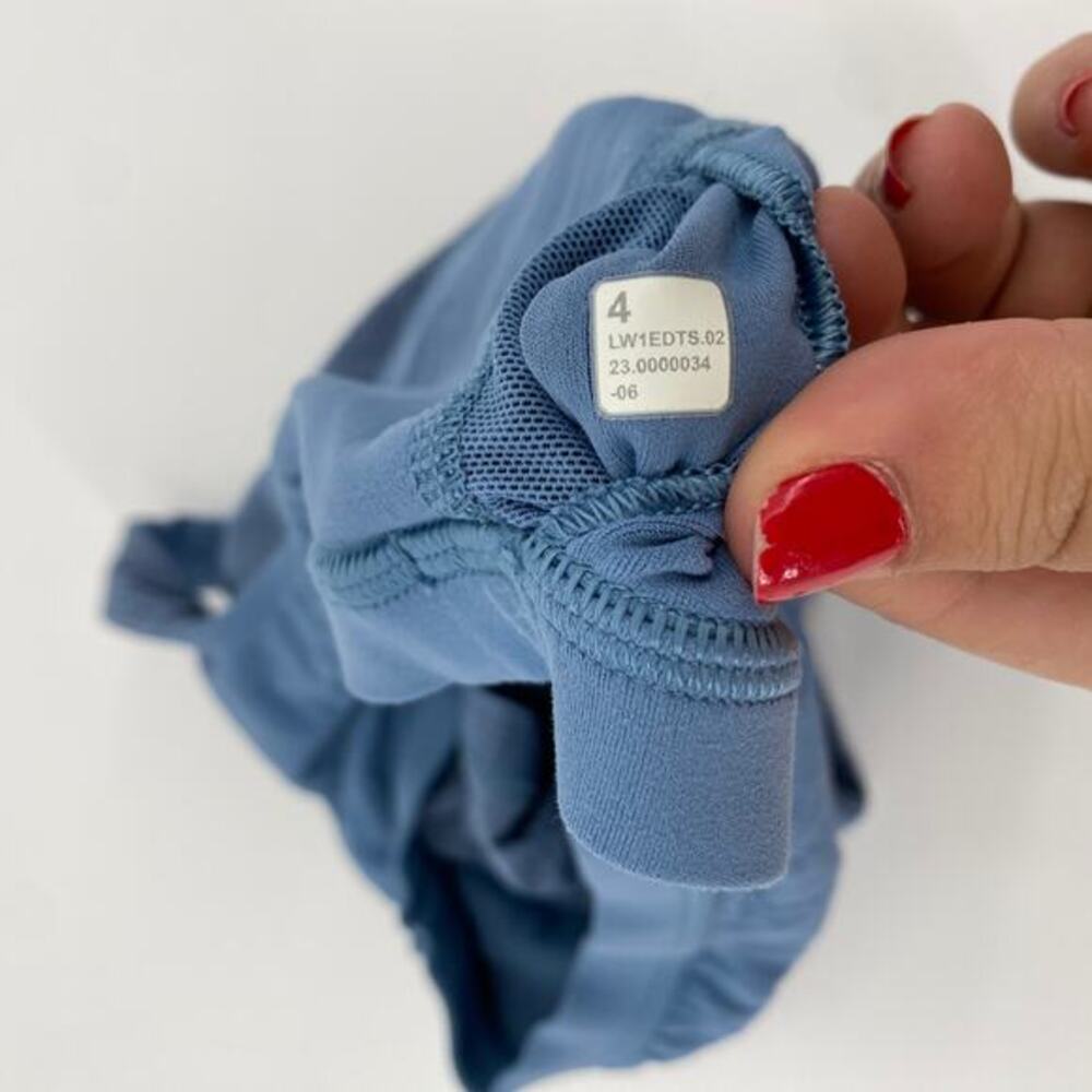 Lululemon Scoop Neck Yoga Tank Top *Grid Texture Utility Blue - Picture 7 of 9